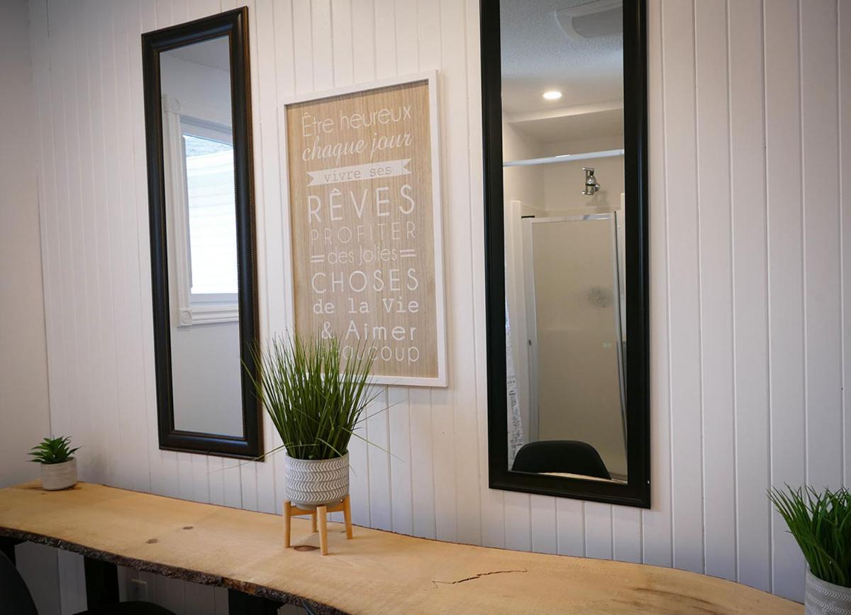 Le Chic Motel Maniwaki ภายนอก รูปภาพ