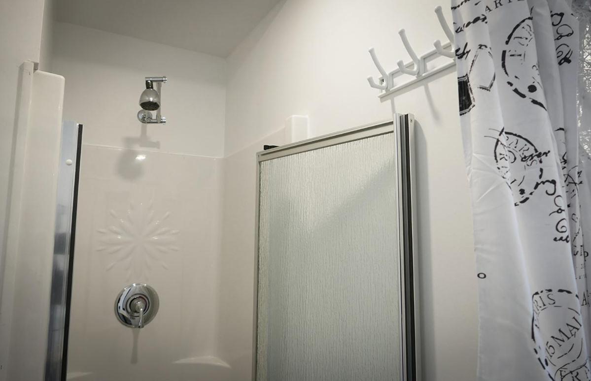 Le Chic Motel Maniwaki ภายนอก รูปภาพ