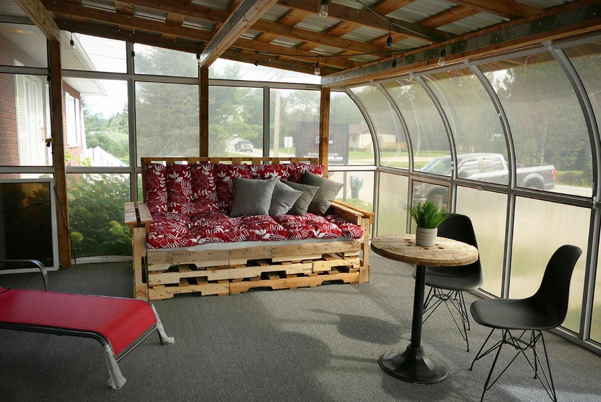 Le Chic Motel Maniwaki ภายนอก รูปภาพ
