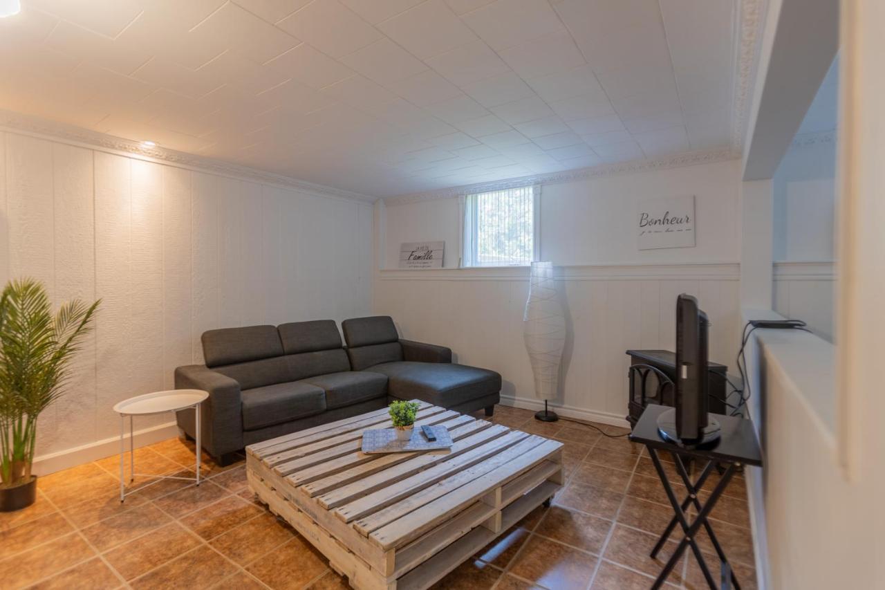 Le Chic Motel Maniwaki ภายนอก รูปภาพ
